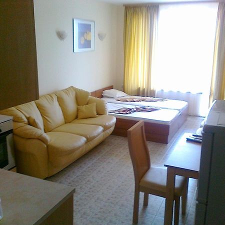 Sb Rentals Apartments In Royal Dreams Complex Pantai Sunny Bagian luar foto