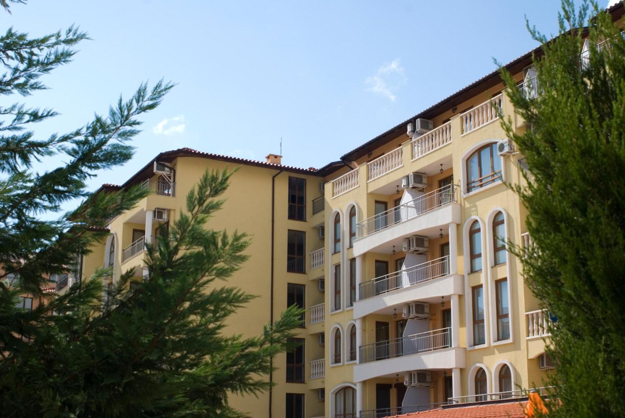 Sb Rentals Apartments In Royal Dreams Complex Pantai Sunny Bagian luar foto