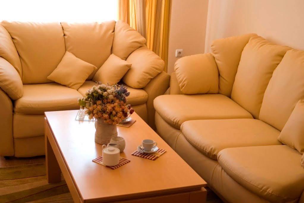 Sb Rentals Apartments In Royal Dreams Complex Pantai Sunny Bagian luar foto